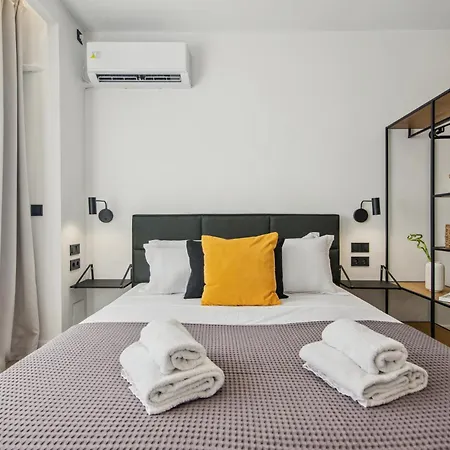 Stylish Escape In Apartment *